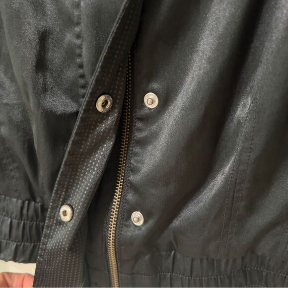 Nike Women’s Black Satin Crop Sportswear Casual Full Zip Bomber Jacket Sz Medium - Picture 5 of 10